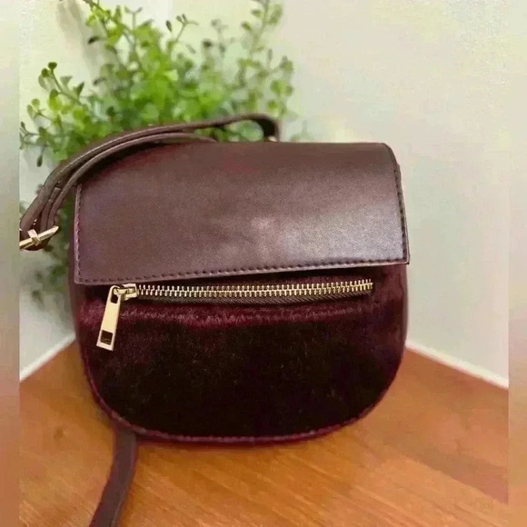 A New Day Crossbody/Belt Bag EUC - Picture 1 of 7